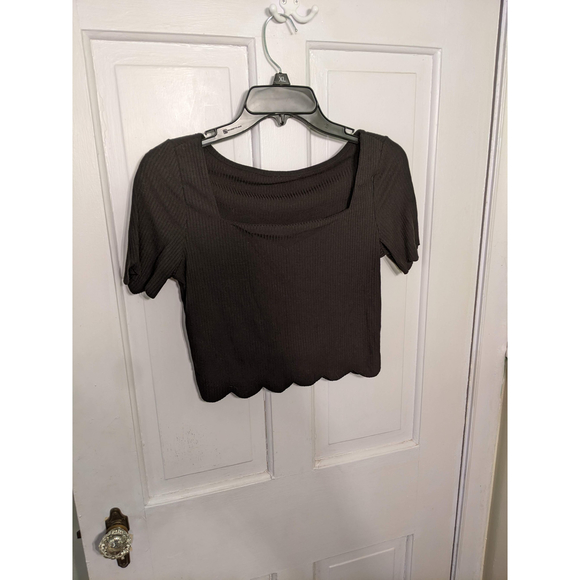 Black Ribbed Crop Top Size XS - Picture 2 of 4